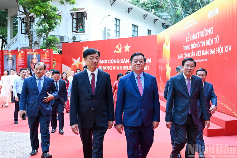 [Ảnh] Tổng Bí thư Tô Lâm dự Lễ ra mắt Trang thông tin điện tử chuyên đề Đảng Cộng sản Việt Nam-Đại hội XIV ảnh 5