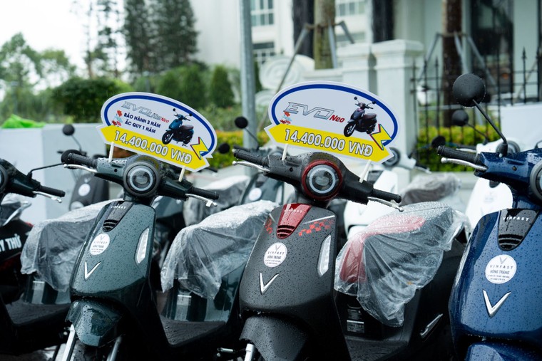 Phụ huynh tiết lộ lý do chọn VinFast Evo Lite Neo: Chạy đường xấu vẫn thấy êm, không ngán đường ngập nước ảnh 2