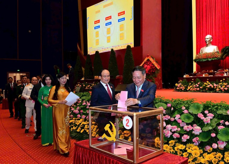 Đồng chí Bùi Thị Minh Hoài trúng cử Ban Chấp hành Đảng bộ TP Hà Nội khóa XVIII với số phiếu cao nhất ảnh 2