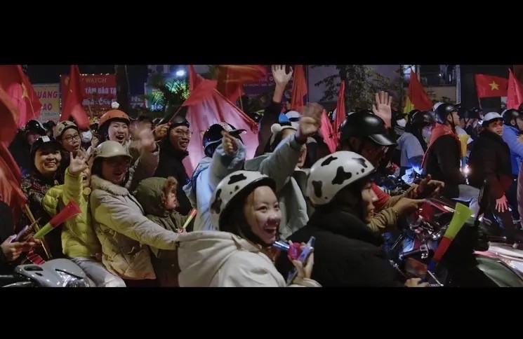 Chuyện kể về một cây cầu ở Việt Nam - phần 2: Bản "giao hưởng" về bóng đá ảnh 1