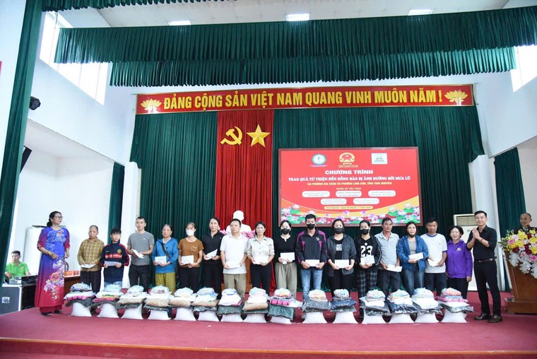 1.000 phần quà đến với người dân Thái Nguyên sau đợt thiên tai “chưa từng có trong tiền lệ” ảnh 14
