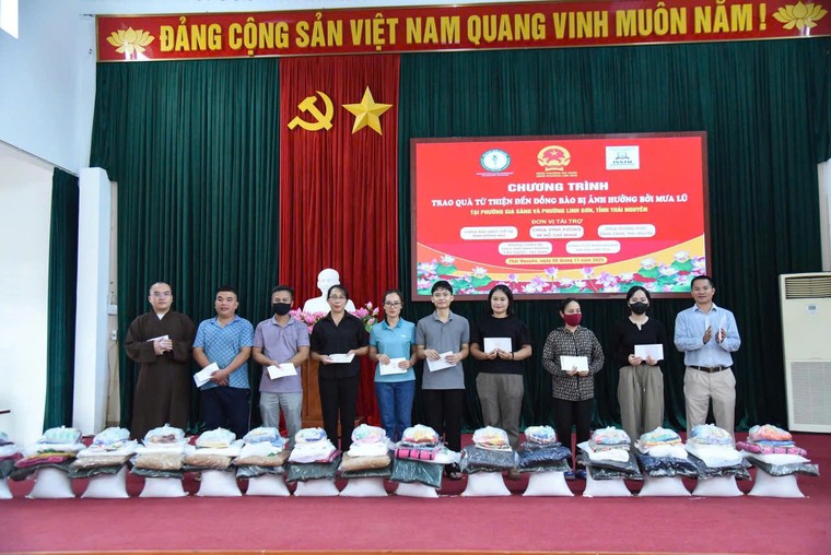 1.000 phần quà đến với người dân Thái Nguyên sau đợt thiên tai “chưa từng có trong tiền lệ” ảnh 15