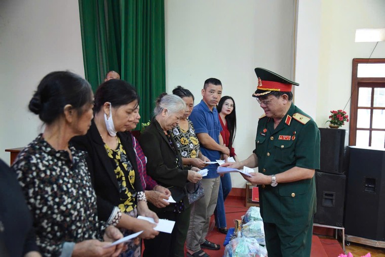 1.000 phần quà đến với người dân Thái Nguyên sau đợt thiên tai “chưa từng có trong tiền lệ” ảnh 9