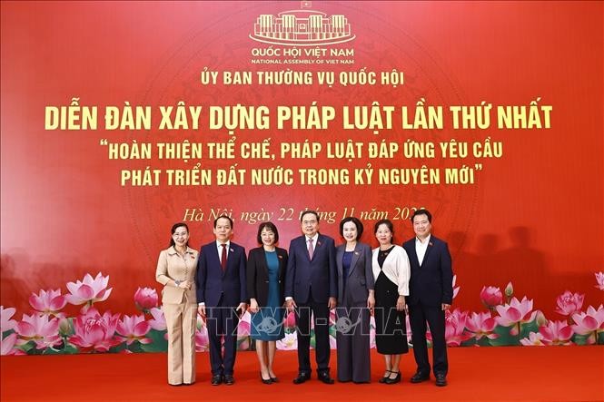 Diễn đàn xây dựng pháp luật lần thứ nhất ảnh 3