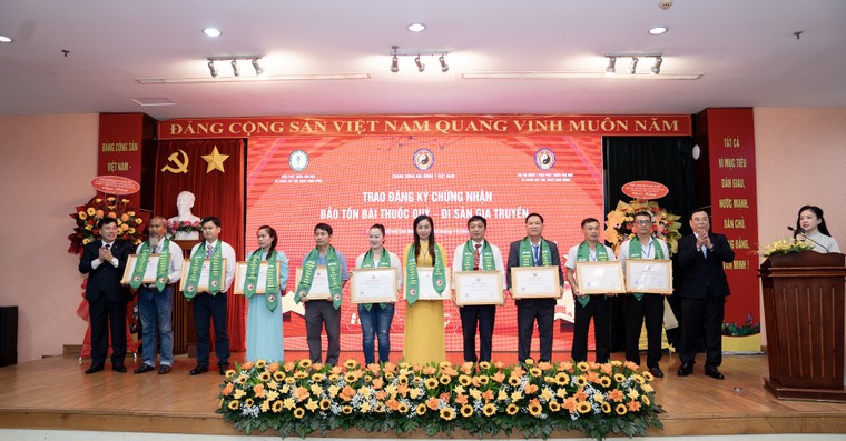 Bảo tồn và phát huy giá trị văn hóa, bản sắc của nền y học cổ truyền Việt Nam ảnh 17