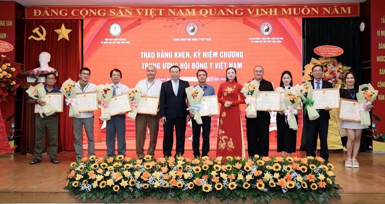 Bảo tồn và phát huy giá trị văn hóa, bản sắc của nền y học cổ truyền Việt Nam ảnh 15
