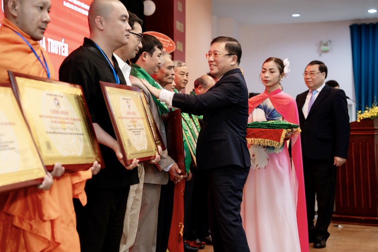 Bảo tồn và phát huy giá trị văn hóa, bản sắc của nền y học cổ truyền Việt Nam ảnh 14