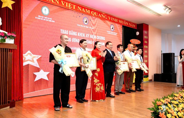 Bảo tồn và phát huy giá trị văn hóa, bản sắc của nền y học cổ truyền Việt Nam ảnh 20