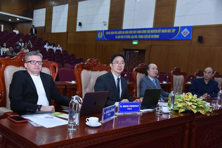 Việt Nam đang chứng kiến bước tiến mạnh mẽ trong lĩnh vực nội soi, thay khớp ảnh 2