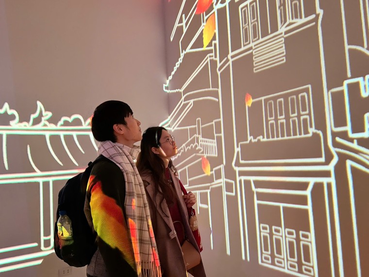 Trải nghiệm miễn phí không gian tương tác ánh sáng về di sản Hà Nội ảnh 2