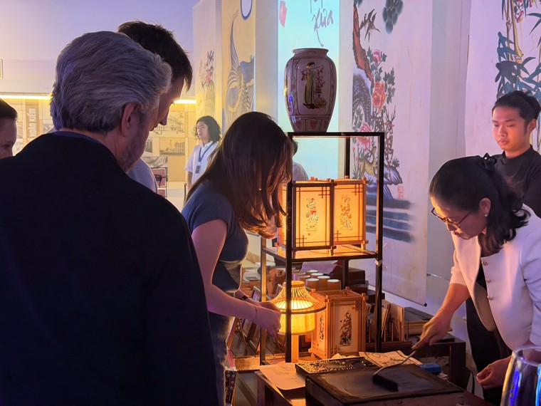 Trải nghiệm miễn phí không gian tương tác ánh sáng về di sản Hà Nội ảnh 5