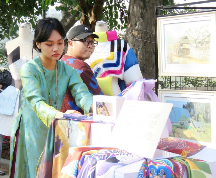 Văn hóa dân gian bước vào đời sống ảnh 2