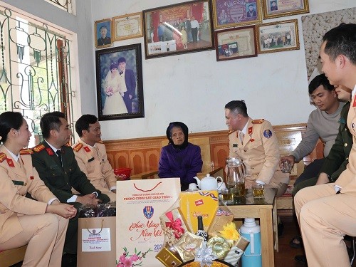 Cảnh sát Giao thông Hà Nội "về nguồn", trao yêu thương cho vùng khó khăn Tuyên Quang ảnh 3