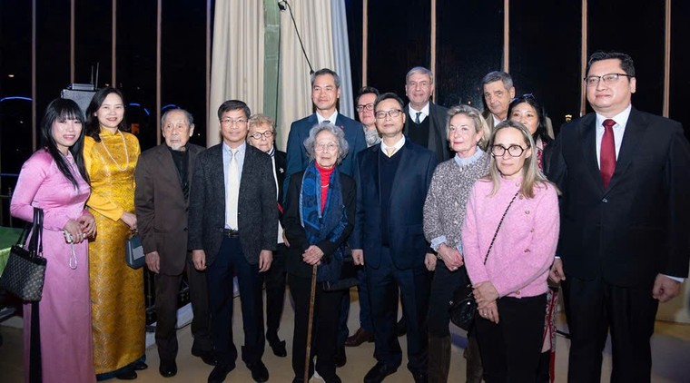 Cộng đồng người Việt tại Pháp rộn ràng đón Tết Bính Ngọ 2026 tại Cung Baltard ảnh 5