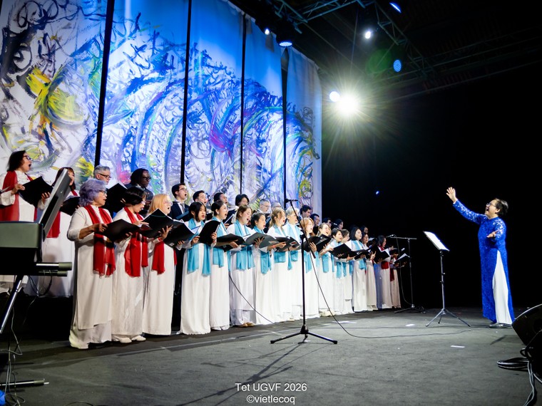 Cộng đồng người Việt tại Pháp rộn ràng đón Tết Bính Ngọ 2026 tại Cung Baltard ảnh 3