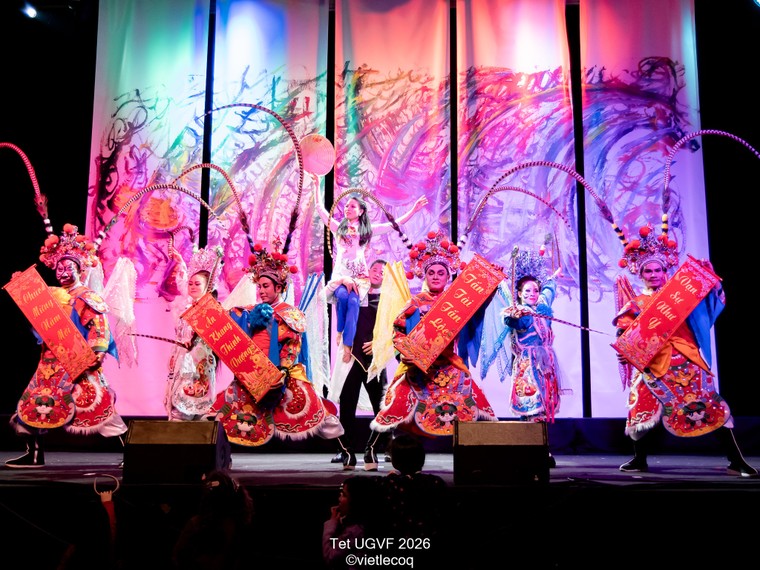 Cộng đồng người Việt tại Pháp rộn ràng đón Tết Bính Ngọ 2026 tại Cung Baltard ảnh 1