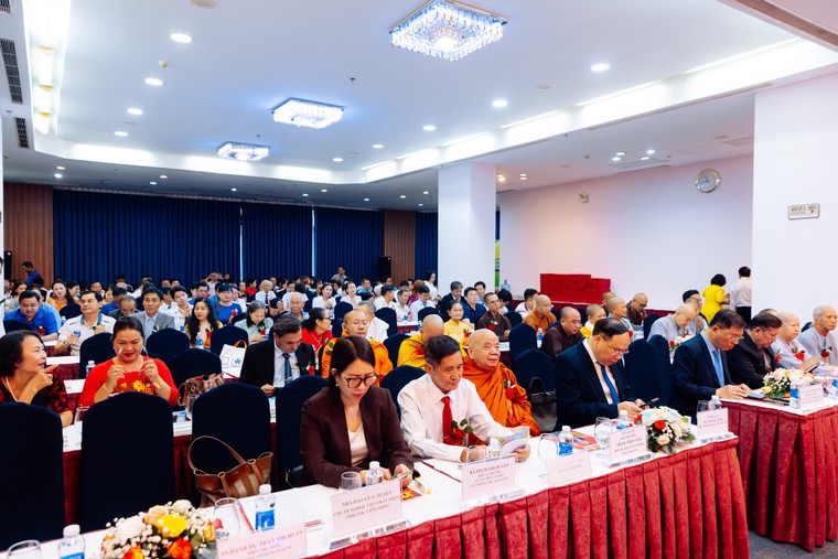 Gặp mặt 200 thầy thuốc, lương y nhân kỉ niệm 71 năm Ngày Thầy thuốc Việt Nam ảnh 1