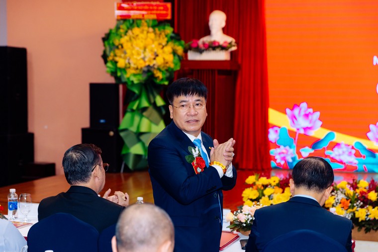 Gặp mặt 200 thầy thuốc, lương y nhân kỉ niệm 71 năm Ngày Thầy thuốc Việt Nam ảnh 6