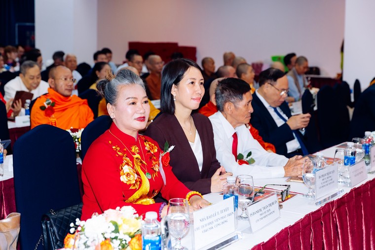 Gặp mặt 200 thầy thuốc, lương y nhân kỉ niệm 71 năm Ngày Thầy thuốc Việt Nam ảnh 3