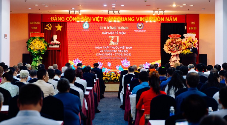 Gặp mặt 200 thầy thuốc, lương y nhân kỉ niệm 71 năm Ngày Thầy thuốc Việt Nam ảnh 4