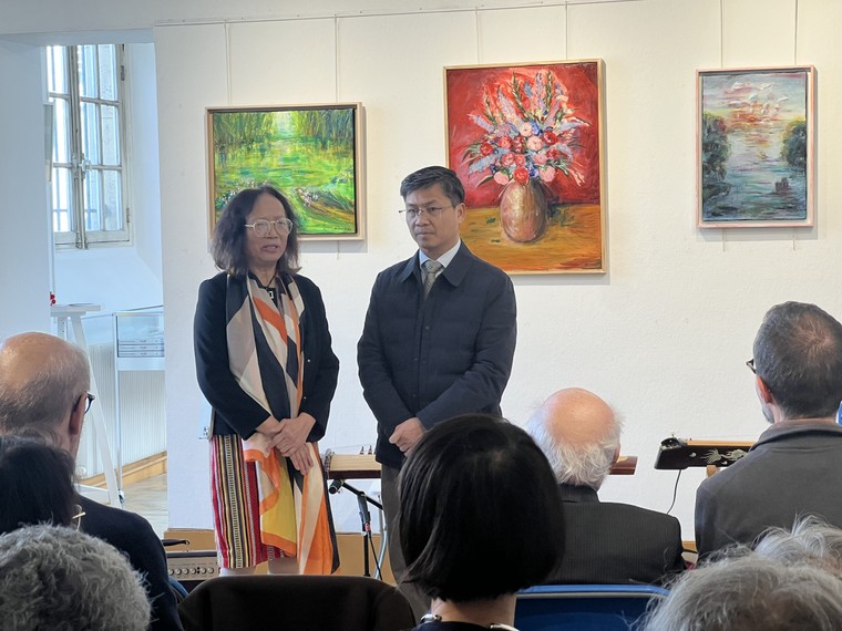 Triển lãm “Hồn Việt trên đất Pháp” lan tỏa giá trị văn hóa Việt ảnh 1