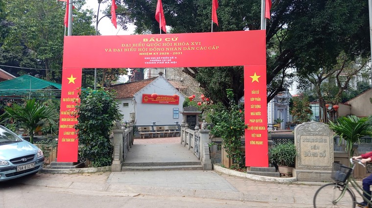 Hà Nội: Rực rỡ sắc màu tuyên truyền bầu cử ảnh 4