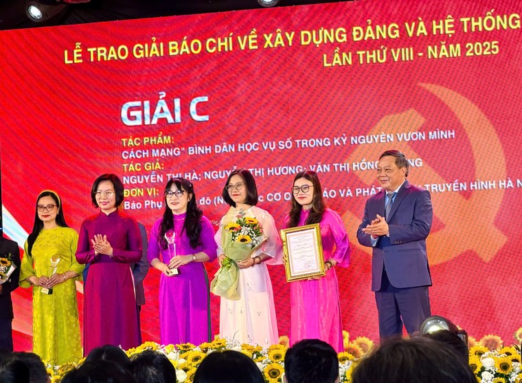 Hà Nội trao Giải báo chí về xây dựng Đảng lần thứ VIII ảnh 3