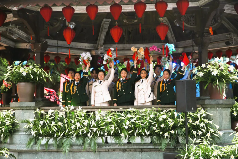 "Hà Nội bình yên" - Thả hồn theo những giai âm đẳng cấp giữa lòng phố cổ ảnh 1