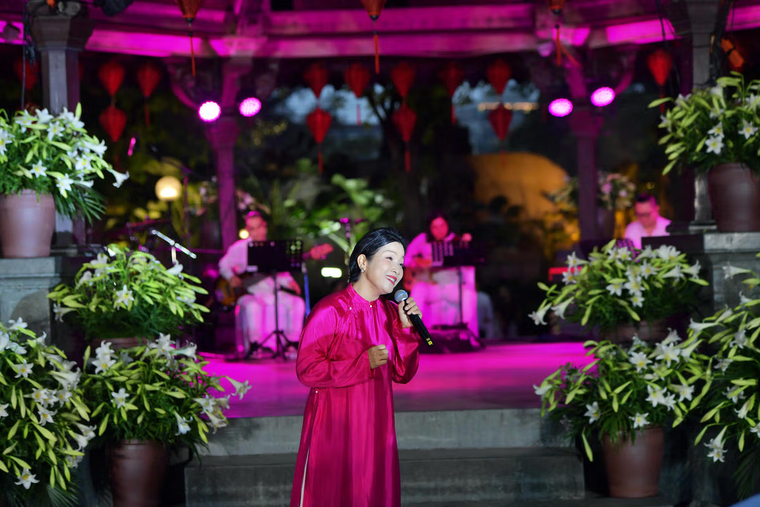 "Hà Nội bình yên" - Thả hồn theo những giai âm đẳng cấp giữa lòng phố cổ ảnh 2