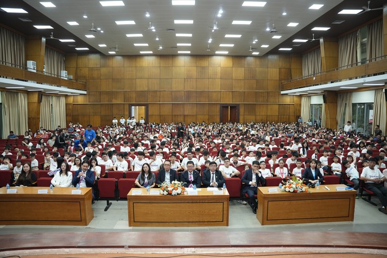 TOFAS 2025 - 2026: Trang bị kiến thức Toán học và Lập trình cho những chủ nhân tương lai của kỷ nguyên số ảnh 1