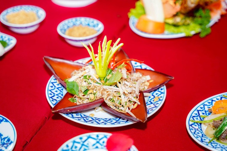 Cá mòi nướng - Món ăn đặc sắc của làng Bát Tràng ảnh 5