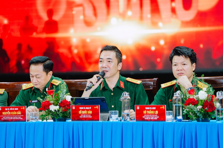 “Giao hưởng non sông” – Đưa nghệ thuật hàn lâm xuống phố, tạo bản hùng ca chào mừng Đại lễ 30/4 ảnh 1