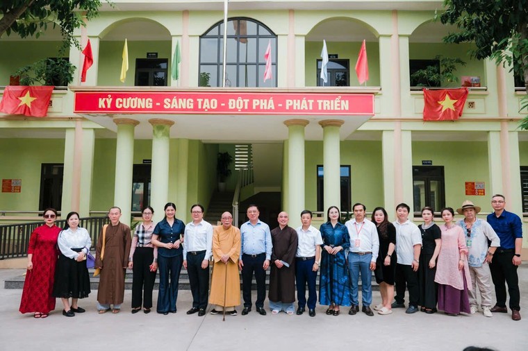 Hành trình về nguồn của những người “giữ lửa” văn hóa ảnh 11