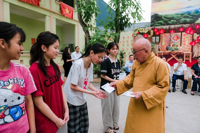 Hành trình về nguồn của những người “giữ lửa” văn hóa ảnh 8