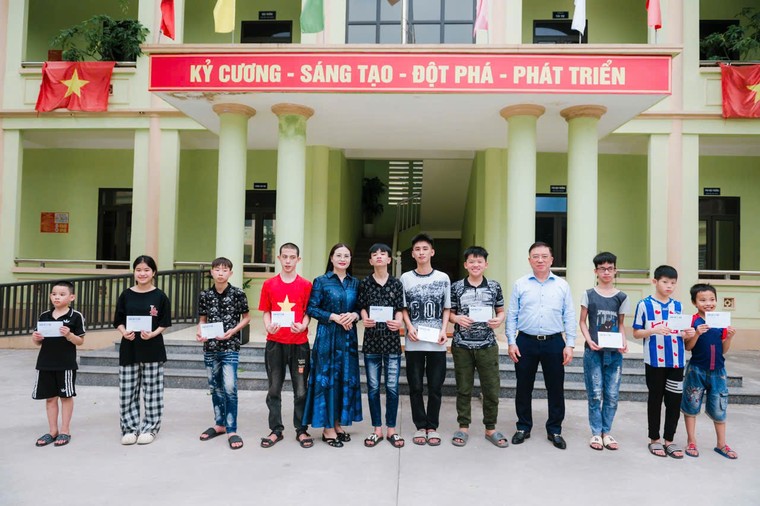 Hành trình về nguồn của những người “giữ lửa” văn hóa ảnh 5