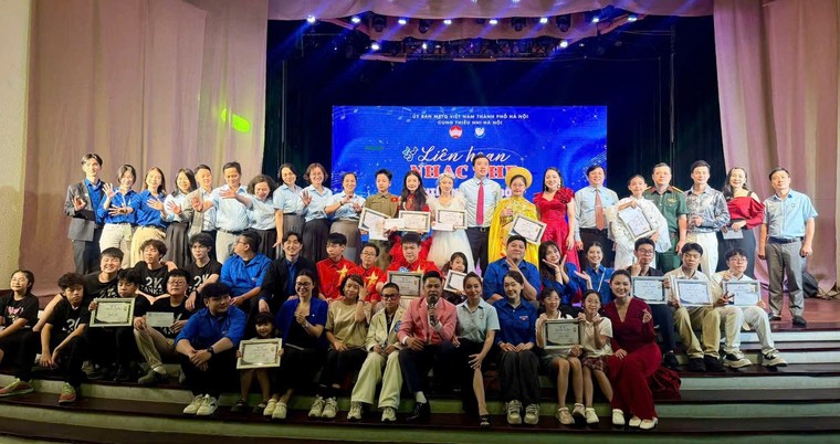 Bản hòa tấu của tình cô trò và niềm đam mê cháy bỏng với âm nhạc ảnh 3