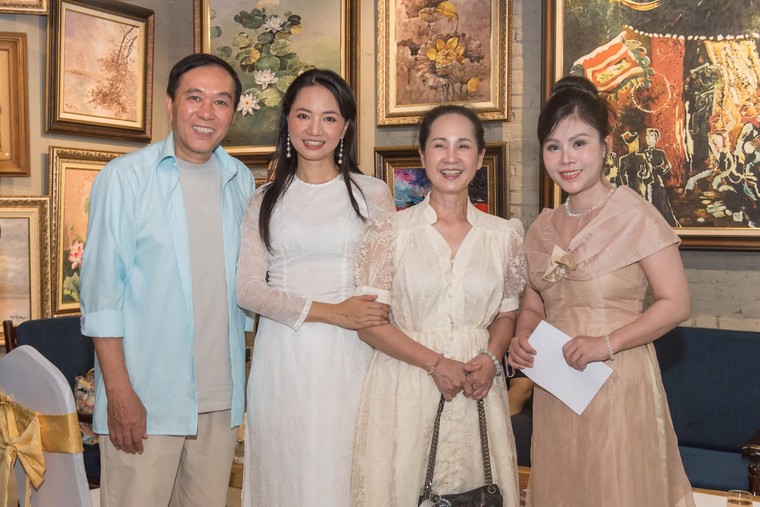 Sunshine Gallery: Nơi nghệ thuật giao thoa cùng lòng nhân ái ảnh 3