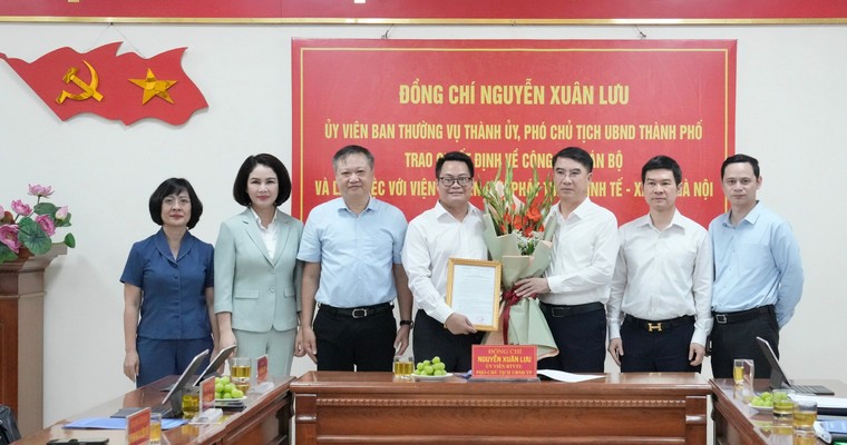 Đồng chí Nguyễn Việt Hùng là Viện trưởng Viện Nghiên cứu phát triển kinh tế - xã hội Hà Nội ảnh 1
