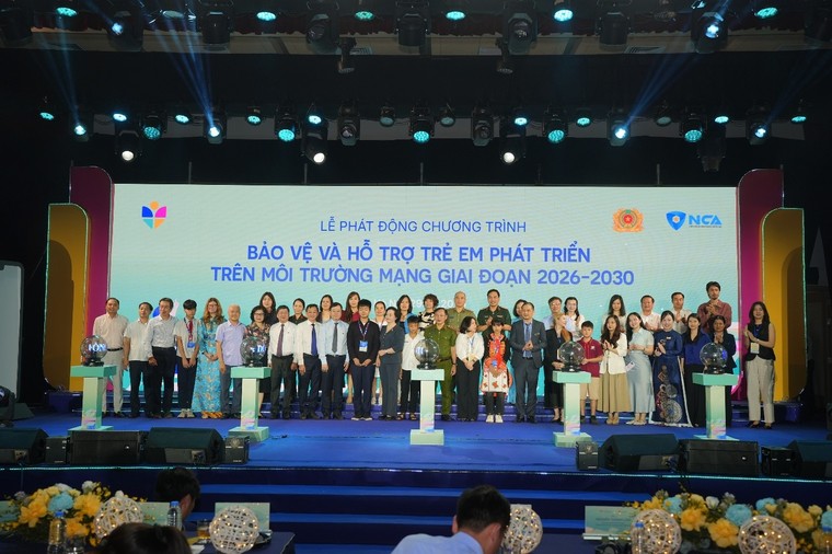 Chung tay xây dựng “lá chắn số” cho trẻ em Việt Nam ảnh 1