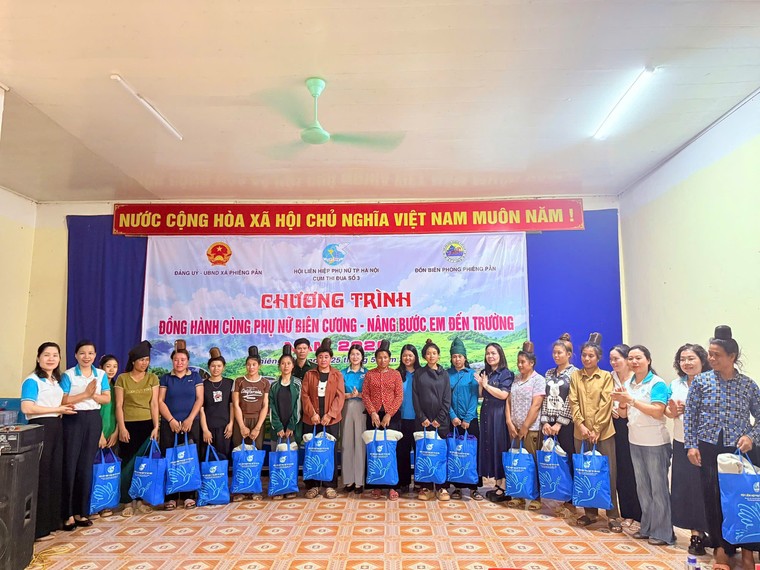 Lan tỏa yêu thương tới phụ nữ, trẻ em vùng biên giới Sơn La ảnh 2