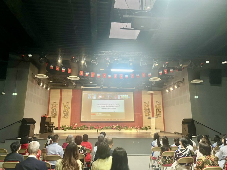 Kỷ niệm 5 năm Diễn đàn Gìn giữ tiếng Việt và Văn hóa Việt ở nước ngoài: Chung tay gìn giữ tiếng Việt, kết nối cộng đồng người Việt năm châu ảnh 1