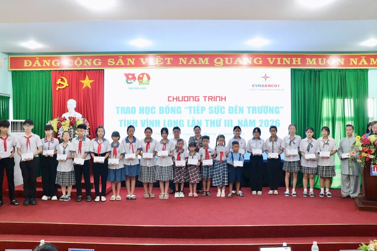 Công ty Nhiệt điện Duyên Hải chắp cánh tương lai từ những suất học bổng nghĩa tình ảnh 4