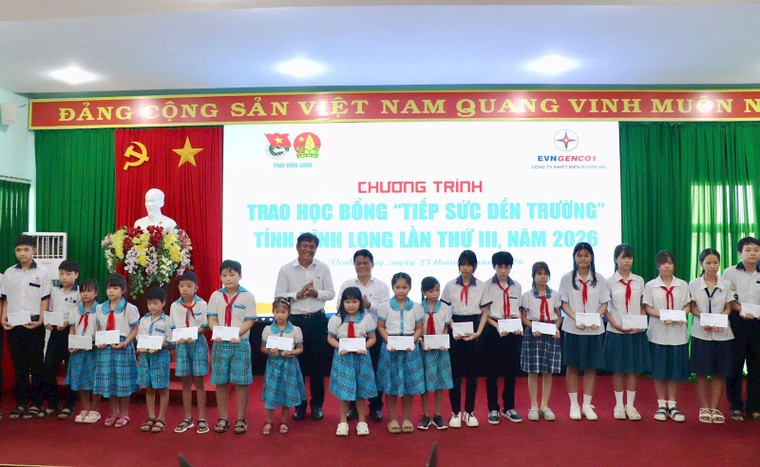 Công ty Nhiệt điện Duyên Hải chắp cánh tương lai từ những suất học bổng nghĩa tình ảnh 7