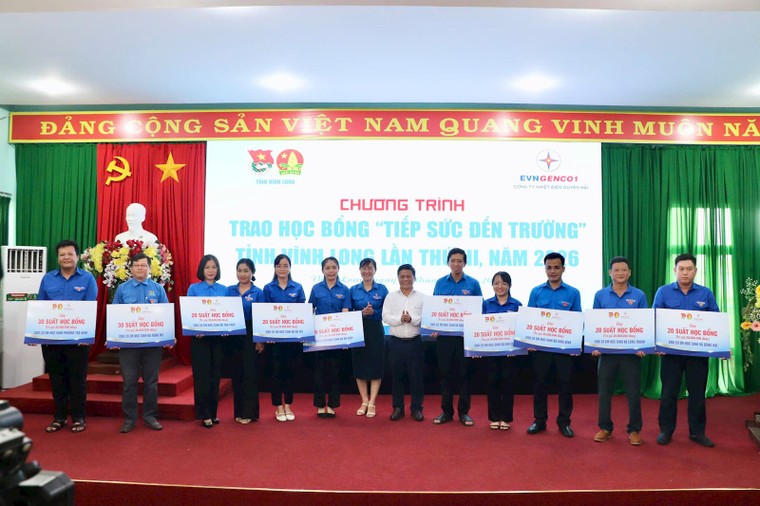 Công ty Nhiệt điện Duyên Hải chắp cánh tương lai từ những suất học bổng nghĩa tình ảnh 9