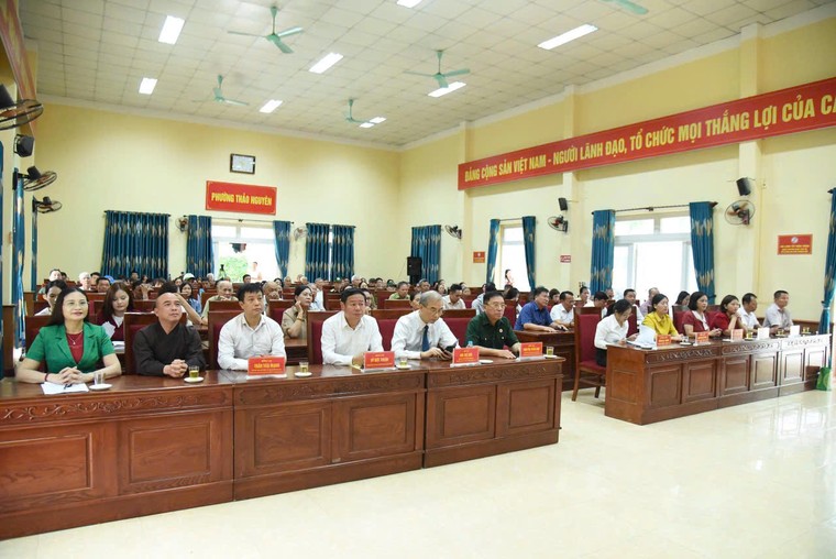 Tri ân các gia đình thương binh liệt sĩ với 500 phần quà trong Chương trình "Còn mãi với thời gian" ảnh 1
