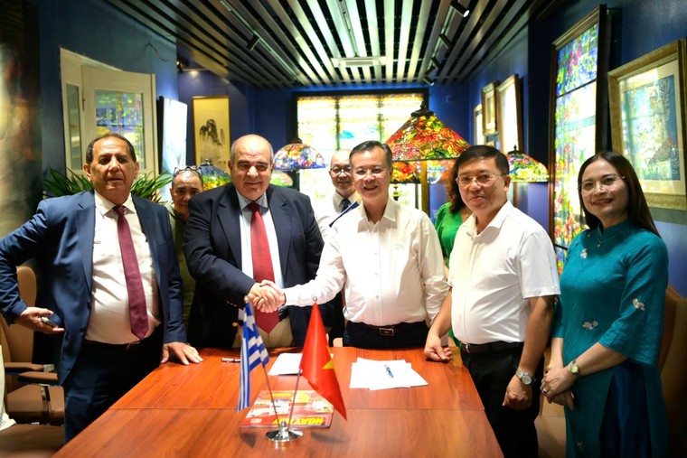 Mở rộng cầu nối phong trào UNESCO phi chính phủ giữa Việt Nam và Hy Lạp vì hòa bình và phát triển bền vững ảnh 1