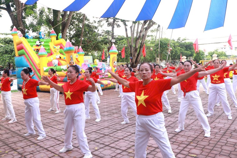 Hà Nội ra mắt mô hình Nhà văn hóa - Khu thể thao đa chức năng tại thôn Vạn Điểm ảnh 7