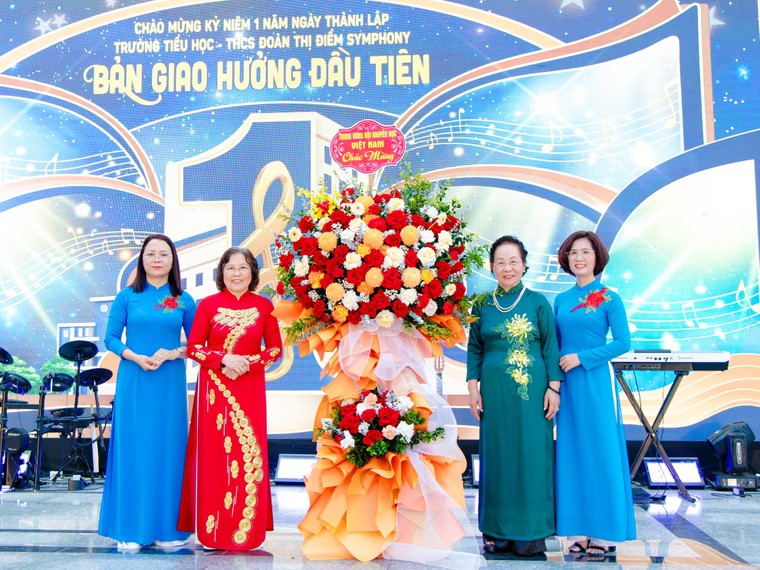 Từ cái nôi truyền thống đến Đoàn Thị Điểm Symphony: Hành trình tiếp nối triết lý "Giáo dục là cuộc sống" ảnh 2