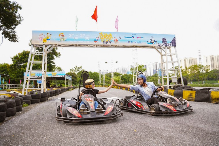 Đông Fest 2026 đang diễn ra tại Yên Sở: Không khí hội hè rộn ràng trước thềm Đông Stage 23/08 ảnh 1