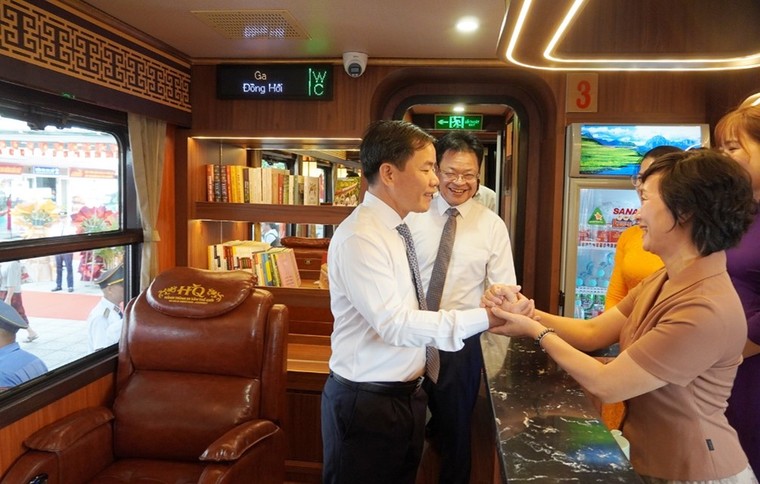 Khai trương đoàn tàu di sản “Phong Nha – Cố đô Huế”, kết nối hai trung tâm du lịch miền Trung ảnh 2